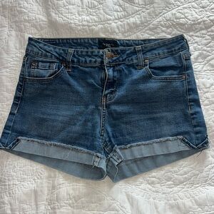 Cute summer time shorts! Celebrity Pink shorts lightly used.